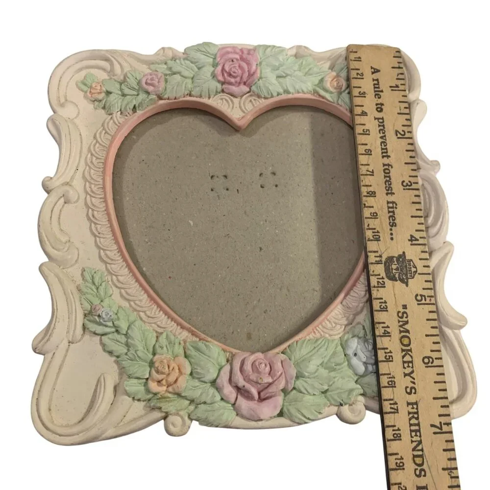 VTG Picture Frame Heart-Shaped Floral Resin Pastel Roses Green‎ Leaf Cottagecore